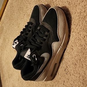 Womens Nike Air Max 1 Essential